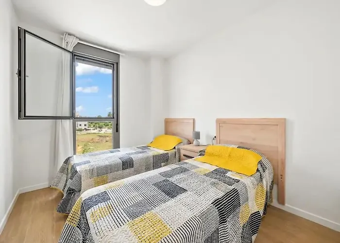 Port And Apartment. Dénia